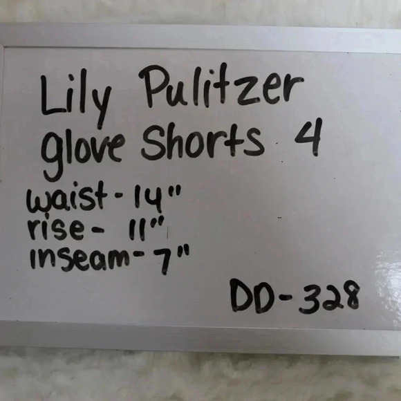 Lily Pulitzer kahki golf garden glove bermudas - Picture 7 of 8